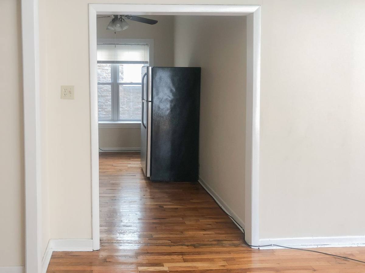 Apartment for rent at 35275 N Broadway St #2E, Chicago, IL 60657