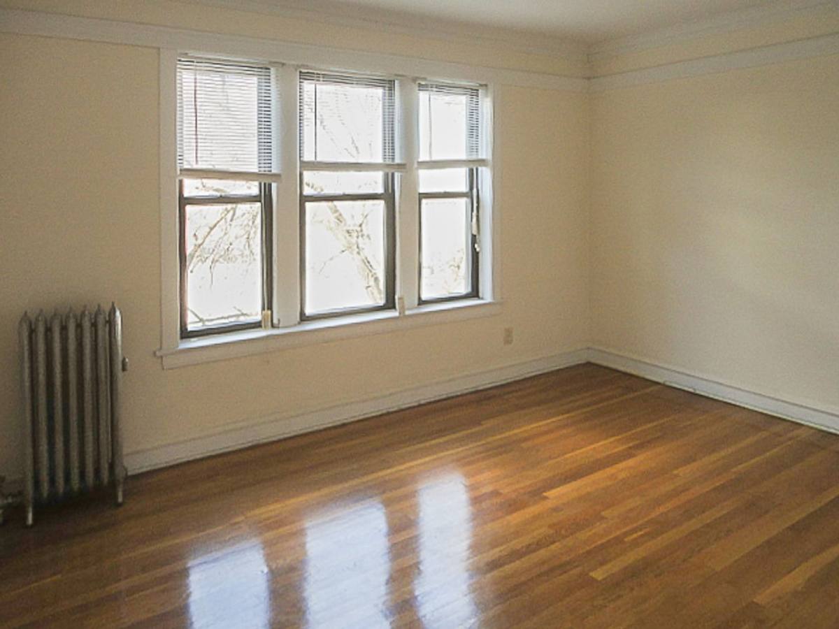 Apartment for rent at 3933 N Keeler Ave #2E, Chicago, IL 60641