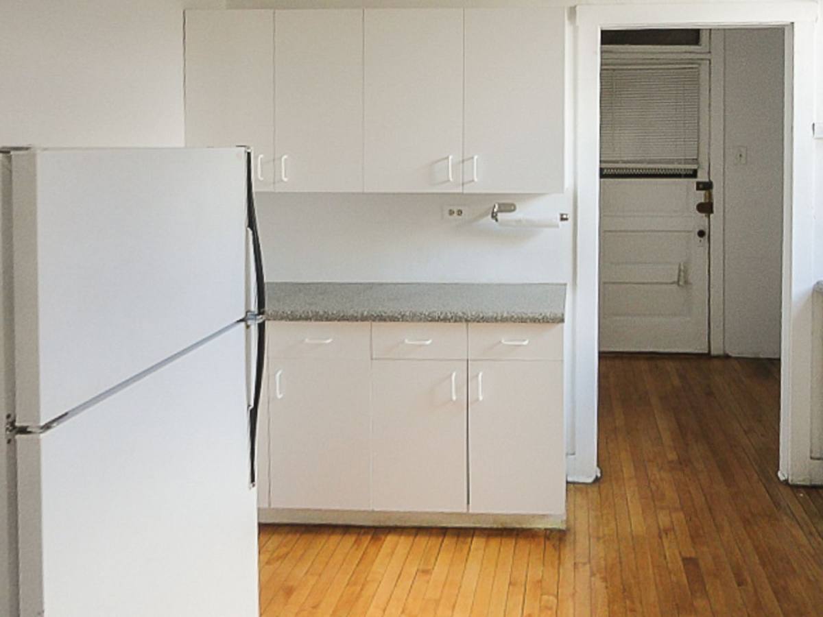 Apartment for rent at 3933 N Keeler Ave #2E, Chicago, IL 60641