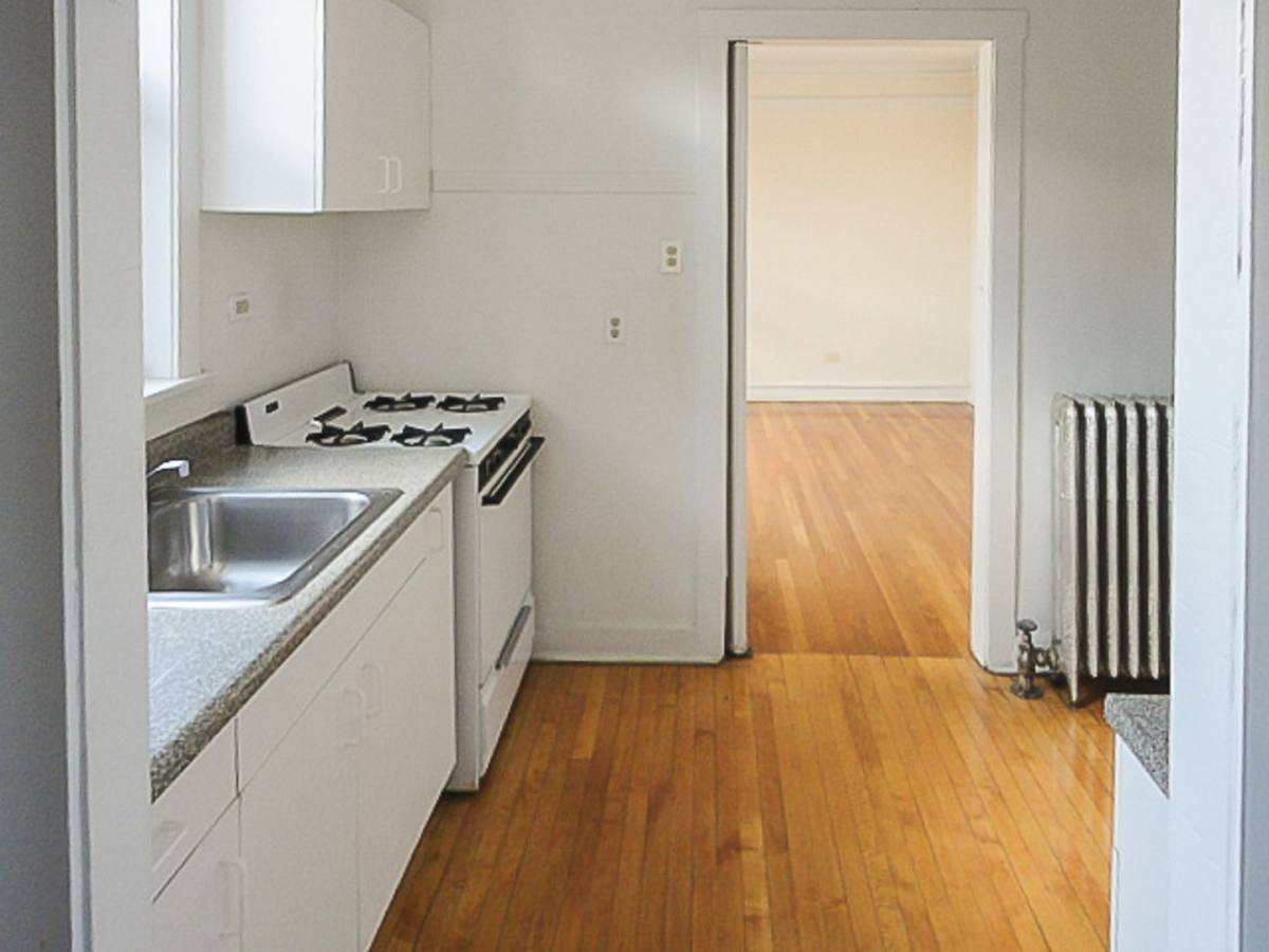 Apartment for rent at 3933 N Keeler Ave #2E, Chicago, IL 60641