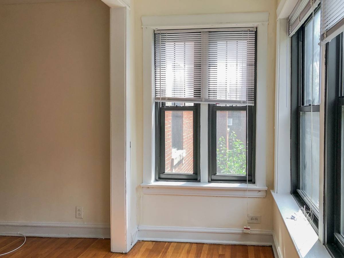 Apartment for rent at 3933 N Keeler Ave #2E, Chicago, IL 60641