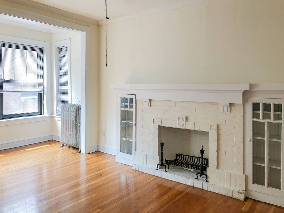 Apartment for rent at 3933 N Keeler Ave #2E, Chicago, IL 60641