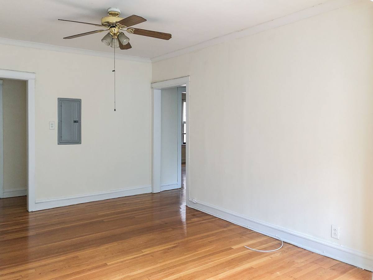 Apartment for rent at 3933 N Keeler Ave #2E, Chicago, IL 60641