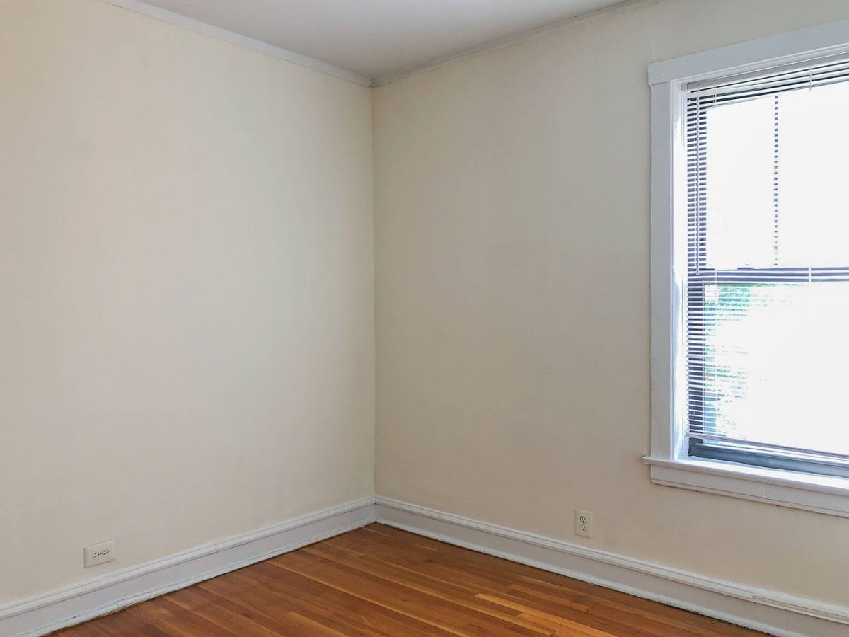 Apartment for rent at 3933 N Keeler Ave #2E, Chicago, IL 60641