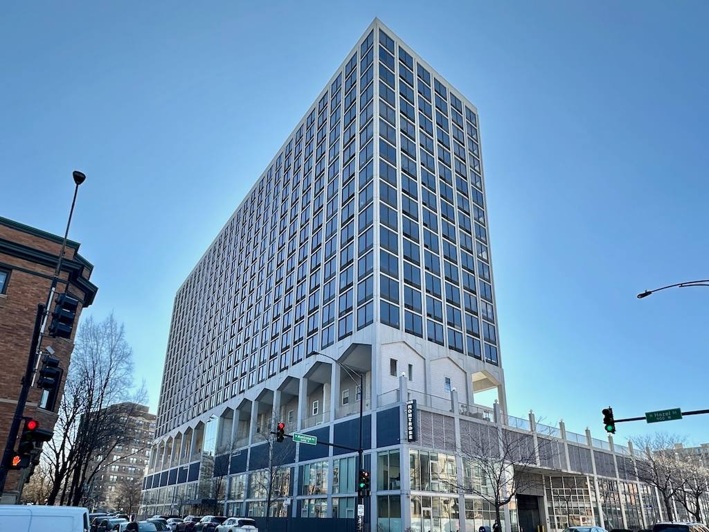 Apartment for rent at 4332 Hazel #P1101, Chicago, IL 60613