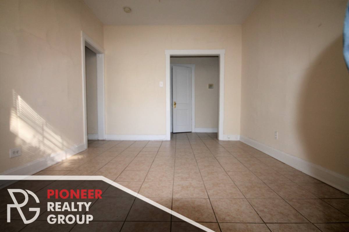 Apartment for rent at 1926 W Winona St #G, Chicago, IL 60640