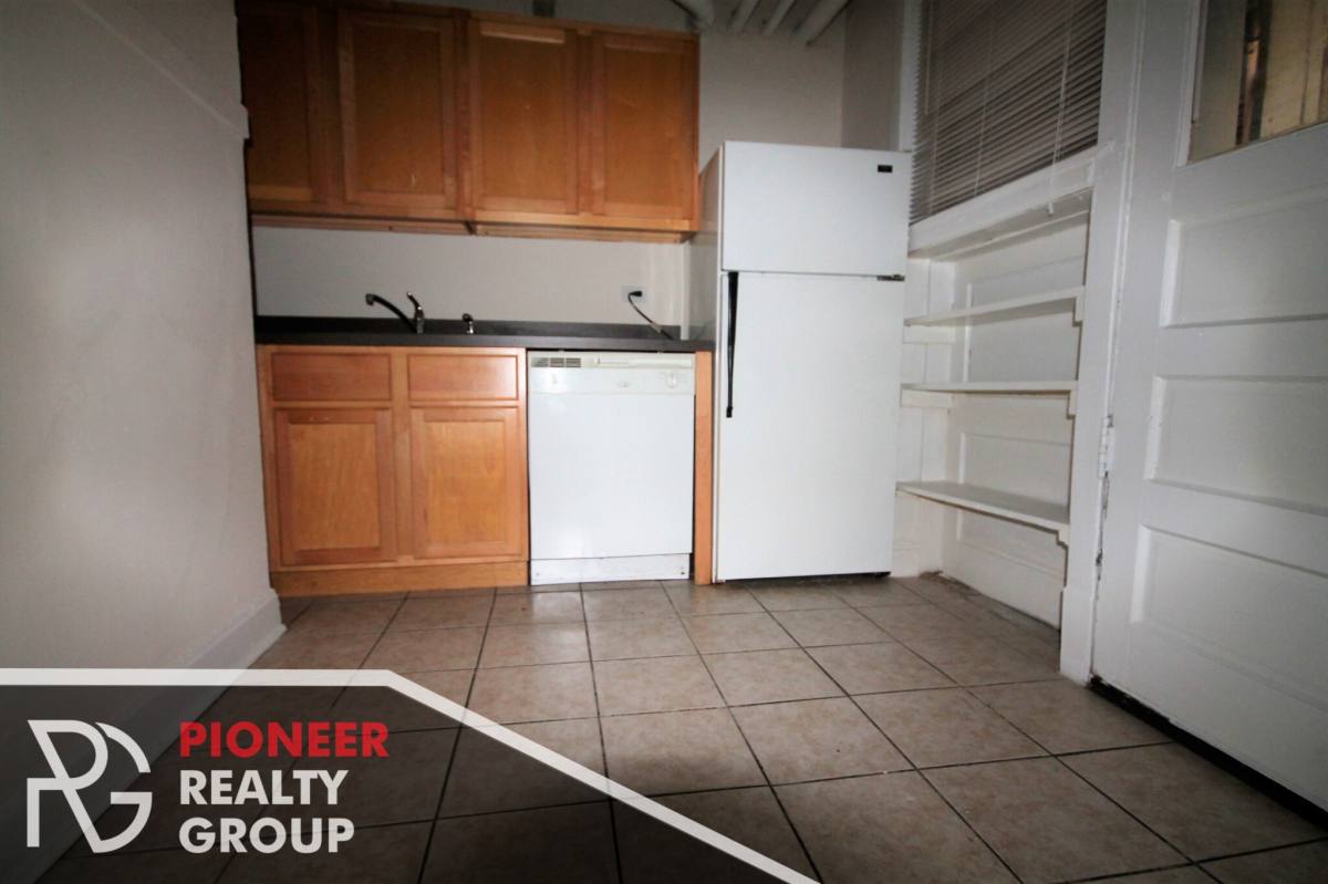 Apartment for rent at 1926 W Winona St #G, Chicago, IL 60640