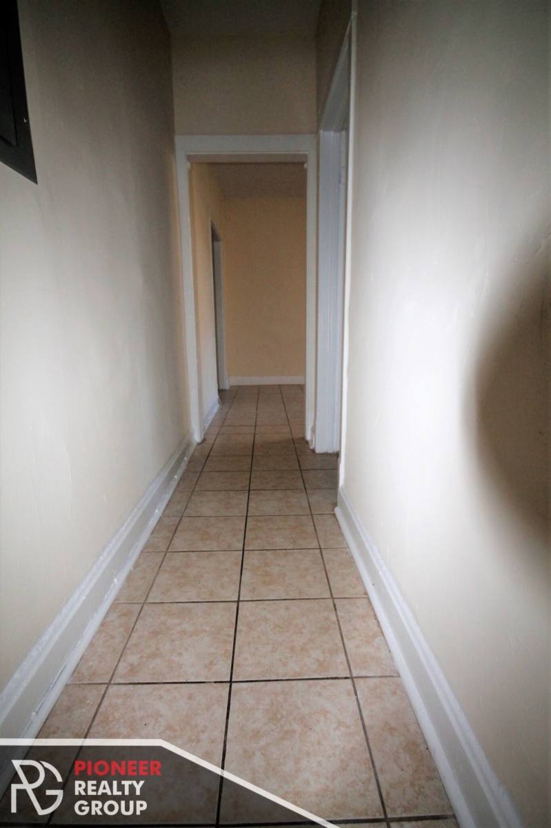 Apartment for rent at 1926 W Winona St #G, Chicago, IL 60640