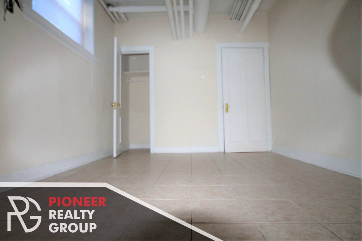Apartment for rent at 1926 W Winona St #G, Chicago, IL 60640