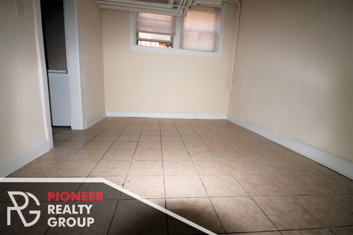 Apartment for rent at 1926 W Winona St #G, Chicago, IL 60640