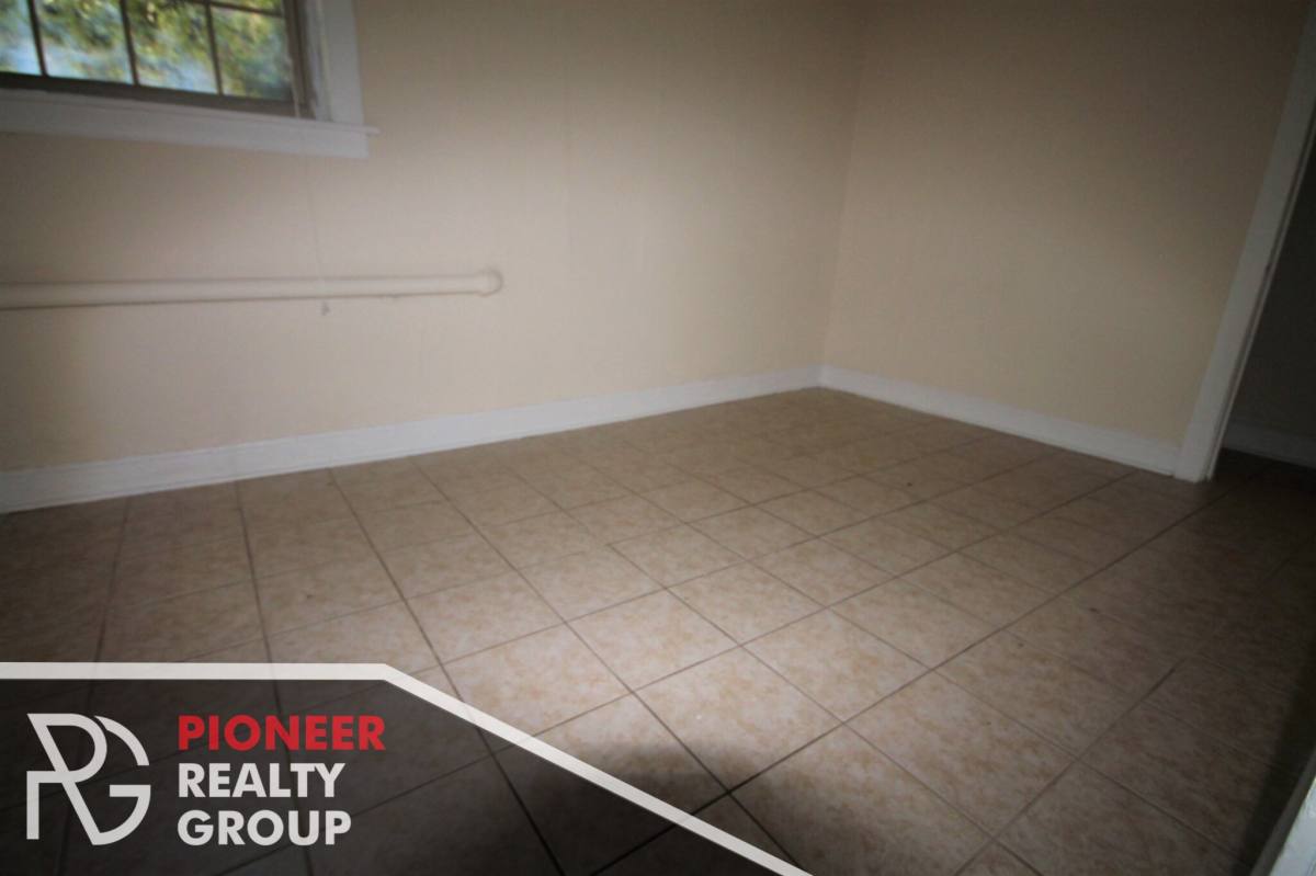 Apartment for rent at 1926 W Winona St #G, Chicago, IL 60640