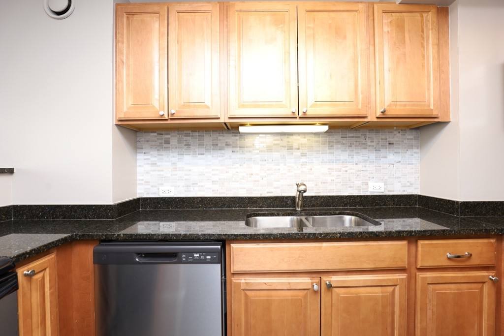 Apartment for rent at 4332 Hazel #P305, Chicago, IL 60613