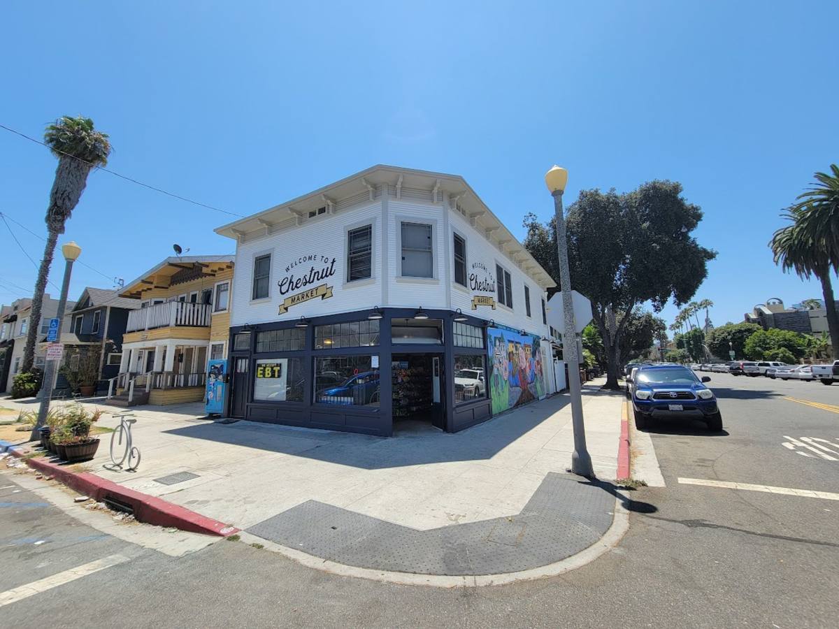 Apartment for rent at 344-346 W 8th St, Long Beach, CA 90813