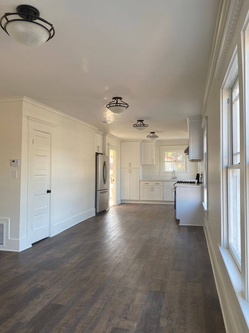 Apartment for rent at 344-346 W 8th St, Long Beach, CA 90813