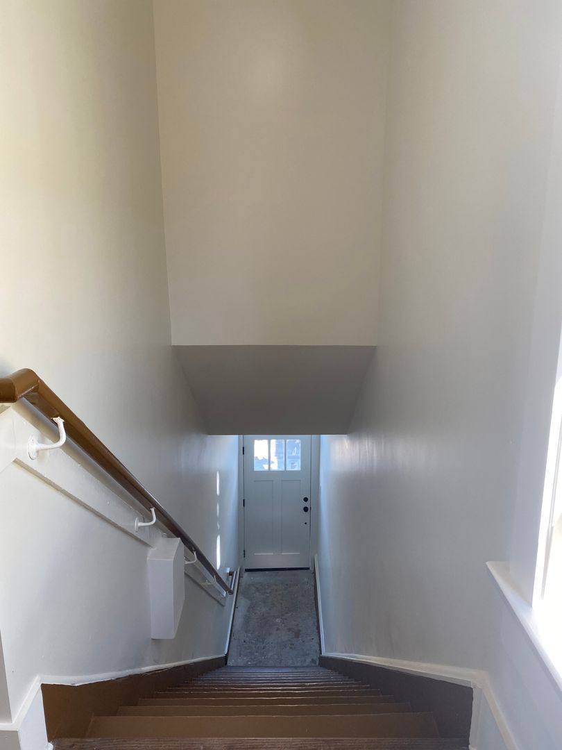 Apartment for rent at 344-346 W 8th St, Long Beach, CA 90813