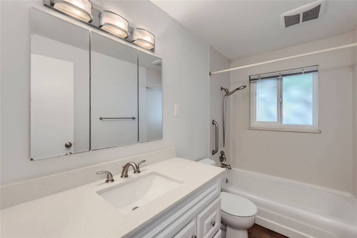 Apartment for rent at 10710 Stone Ave N, Seattle, WA 98133