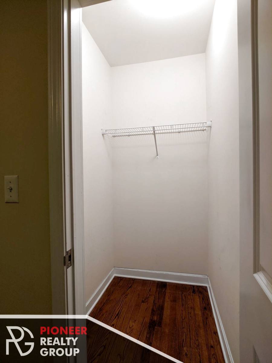 Apartment for rent at 1827 W Leland Ave #G, Chicago, IL 60640