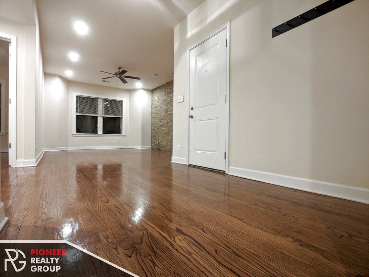 Apartment for rent at 1827 W Leland Ave #G, Chicago, IL 60640