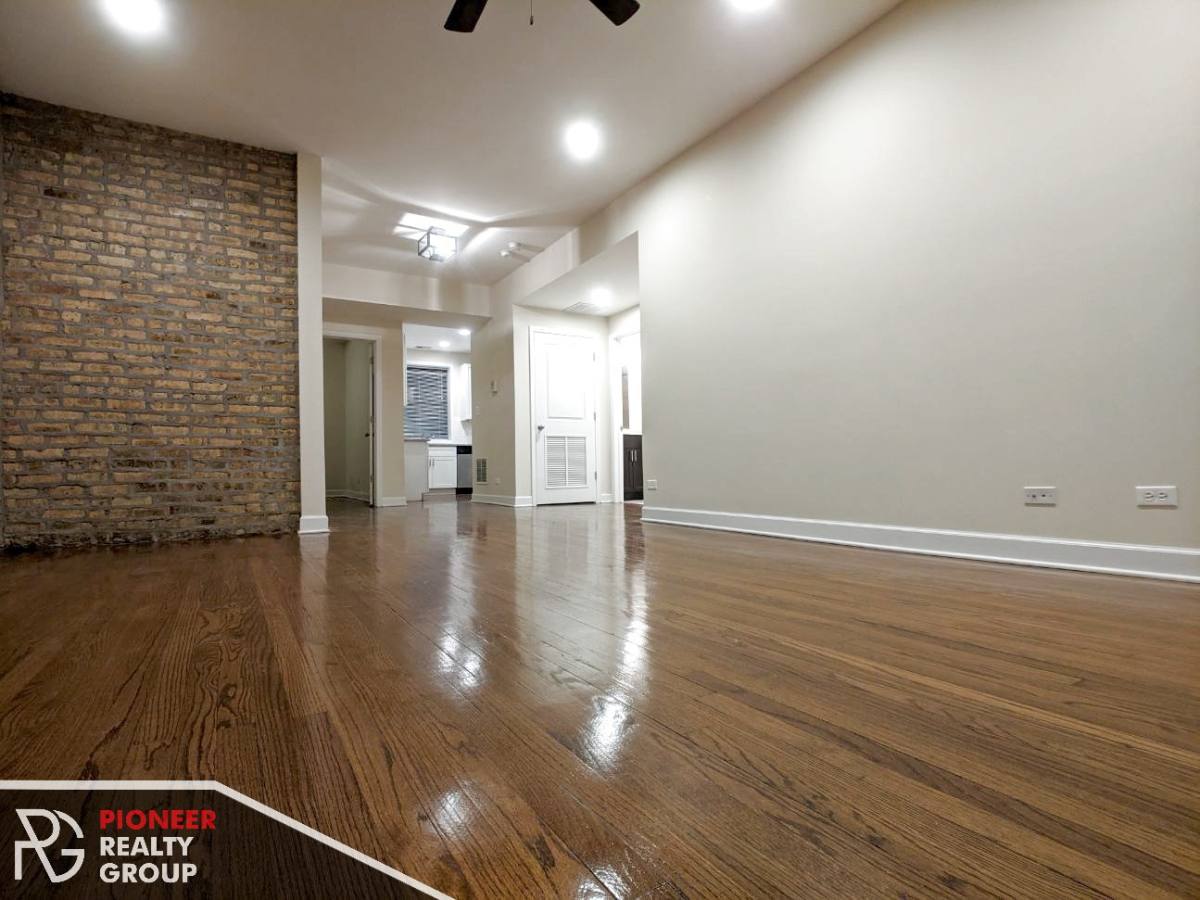 Apartment for rent at 1827 W Leland Ave #G, Chicago, IL 60640