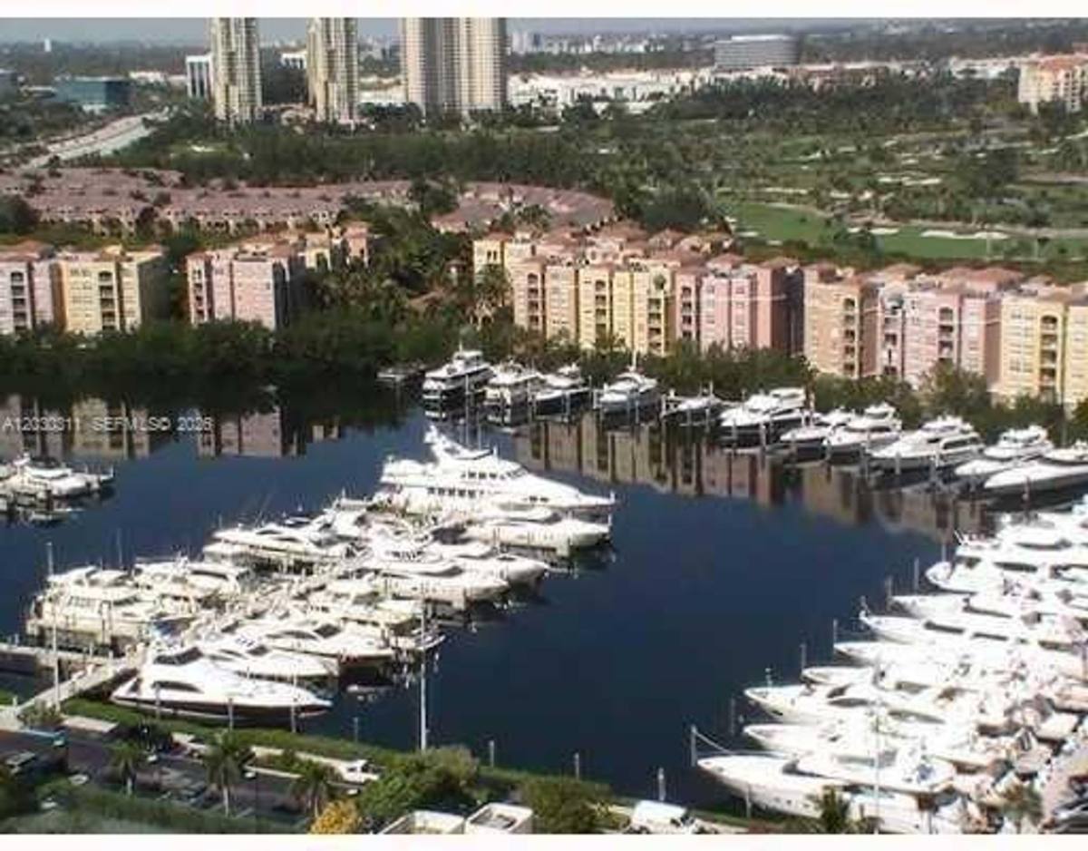 Apartment for rent at 19707 Turnberry Way, Miami, FL 33180