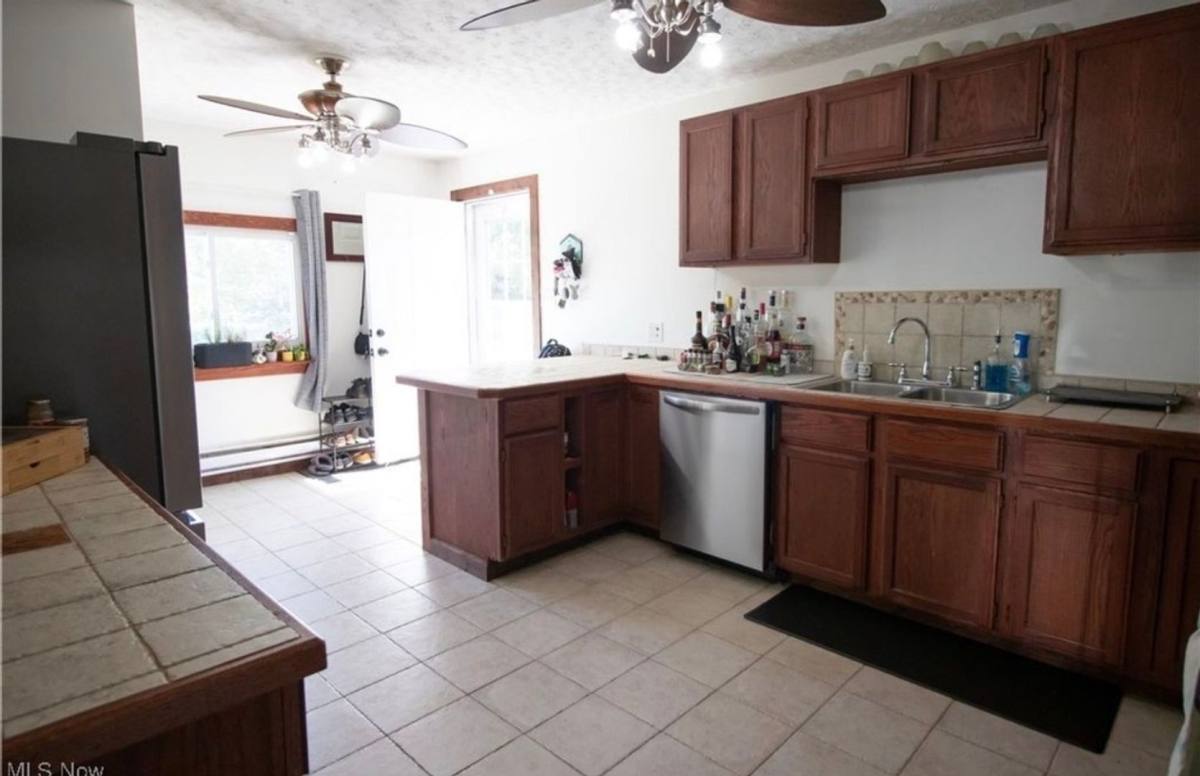 House for rent at 1614 E 49th St, Ashtabula, OH 44004