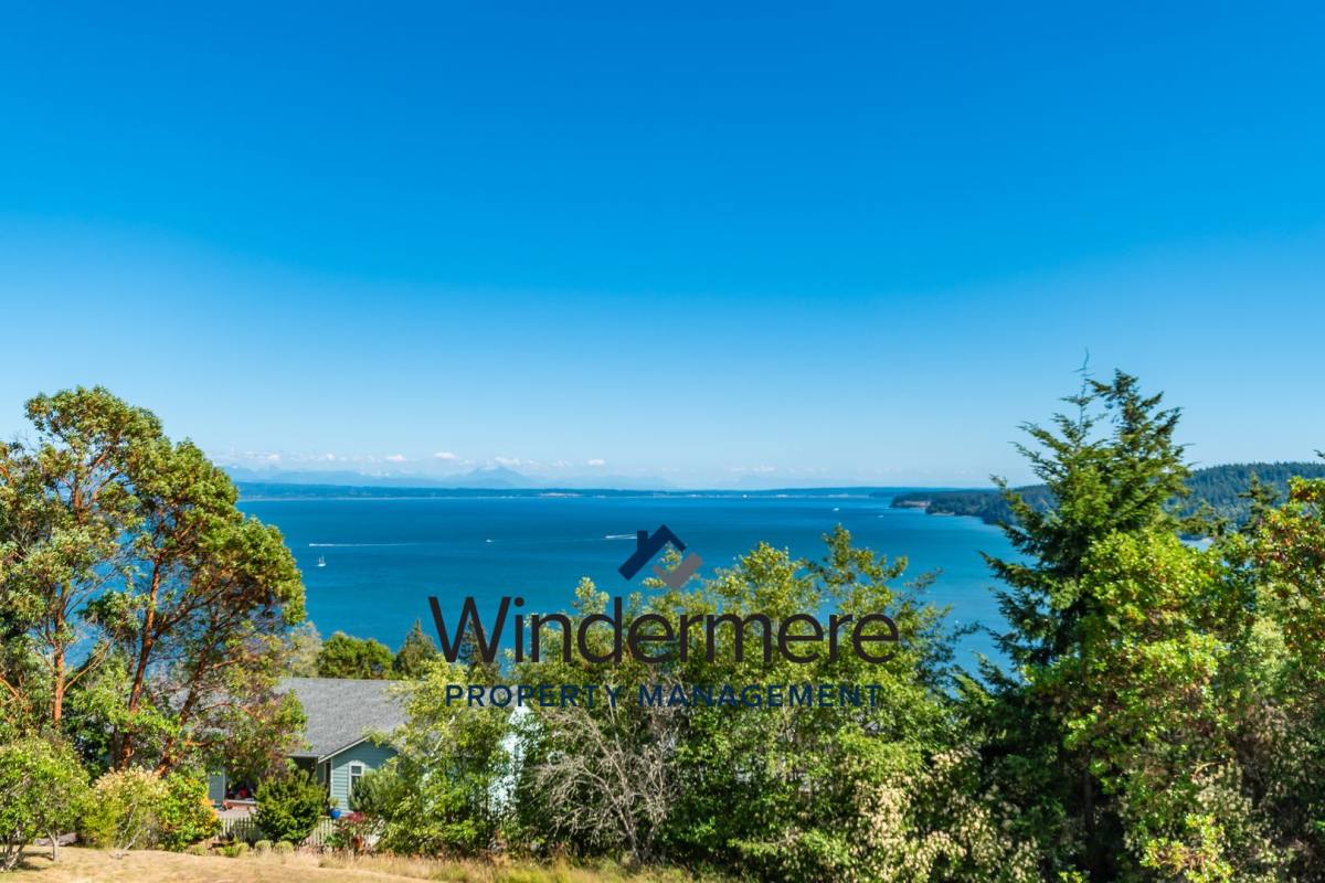 House for rent at 508 Grandview Dr, Oak Harbor, WA 98277