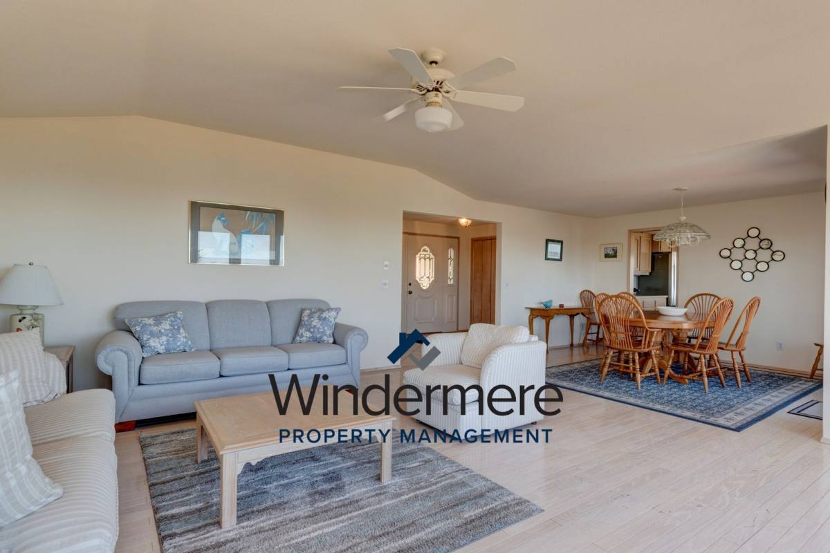 House for rent at 508 Grandview Dr, Oak Harbor, WA 98277