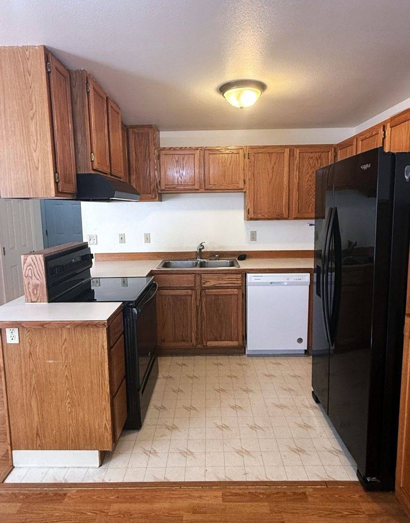 Apartment for rent at 2501 & 2503 Xenia St, Bellingham, WA 98229