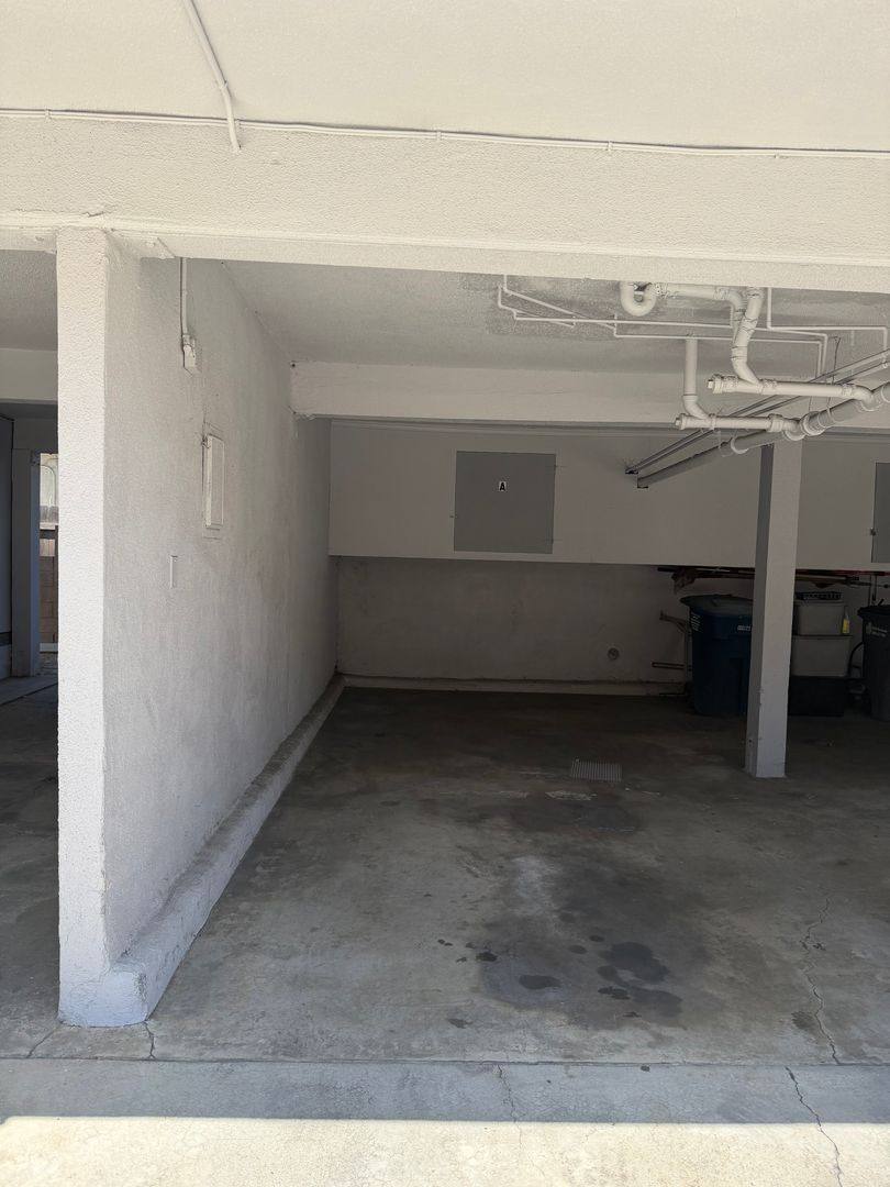 Apartment for rent at 14752 S Budlong Ave, Gardena, CA 90247