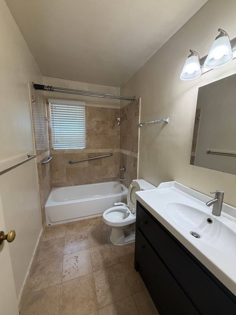 Apartment for rent at 14752 S Budlong Ave, Gardena, CA 90247