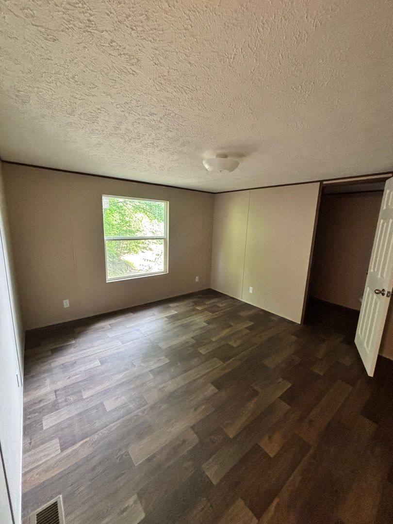 Apartment for rent at 49 Crooked Fork Lane, Waynesville, NC 28785