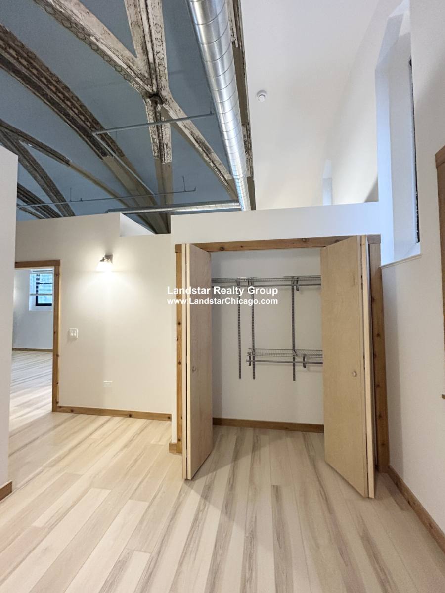 Apartment for rent at 4611 S Ellis Ave #111, Chicago, IL 60653