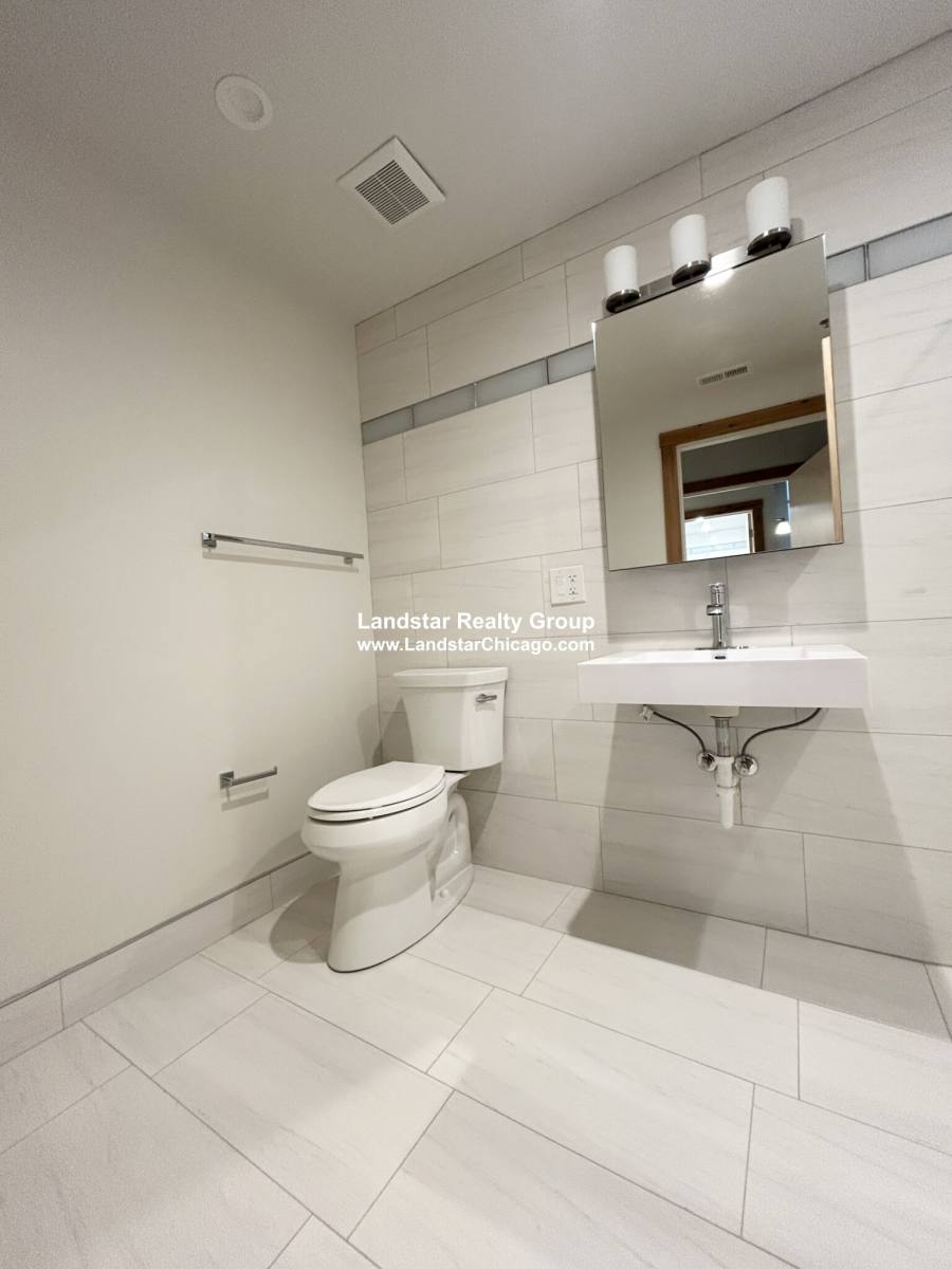 Apartment for rent at 4611 S Ellis Ave #111, Chicago, IL 60653