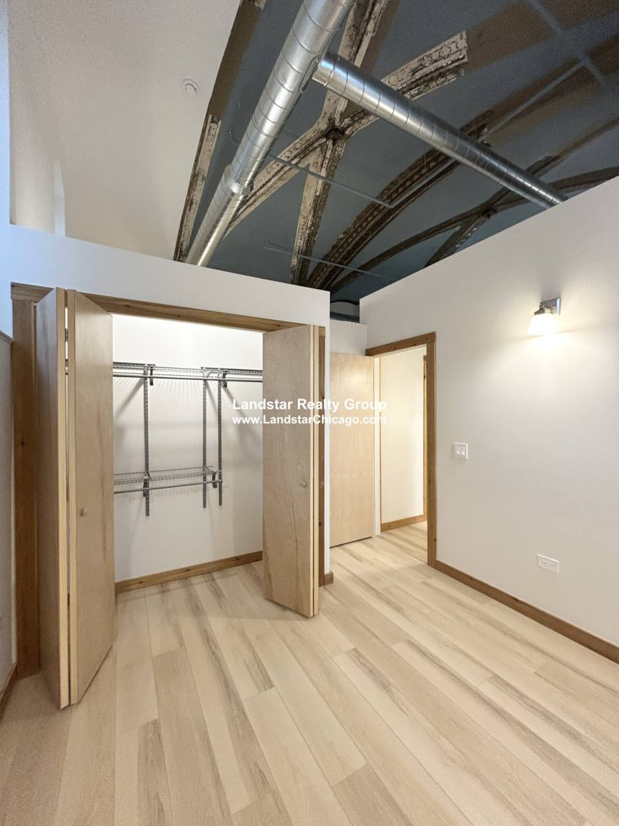 Apartment for rent at 4611 S Ellis Ave #111, Chicago, IL 60653