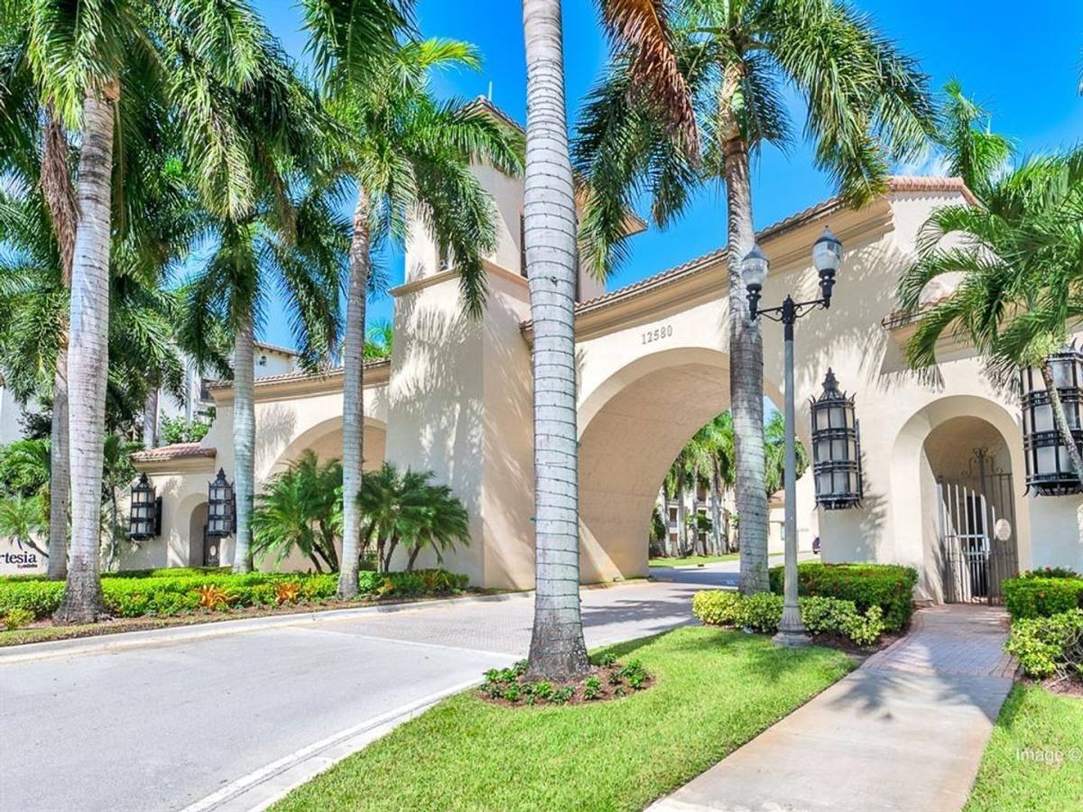 Apartment for rent at 3055 NW 126th Ave, Fort Lauderdale, FL 33323
