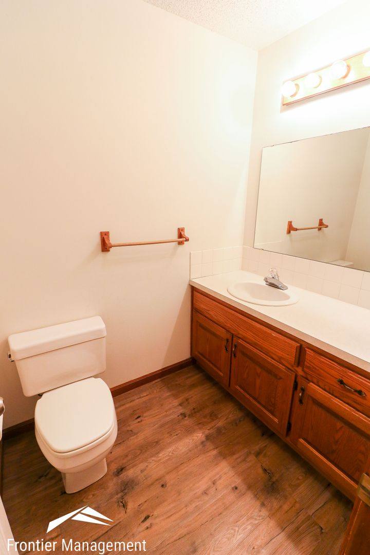 House for rent at 1923 Crescent Dr #1, Manhattan, KS 66503