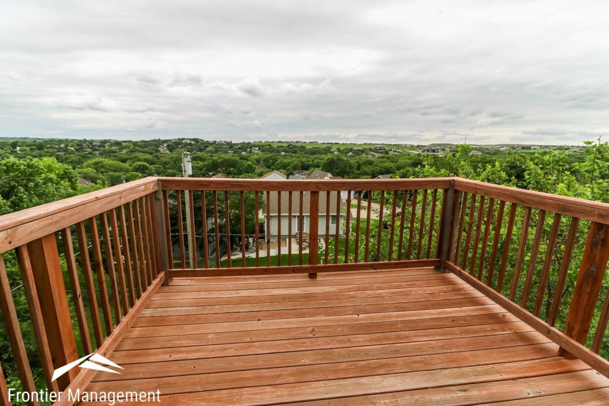 House for rent at 1923 Crescent Dr #1, Manhattan, KS 66503