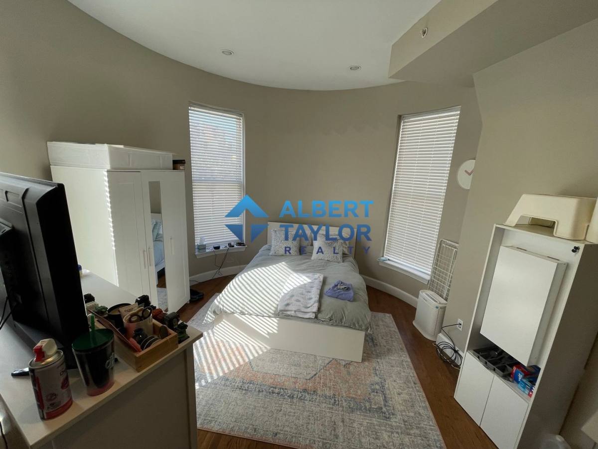 Apartment for rent at 497 Commonwealth Ave #1, Boston, MA 02215