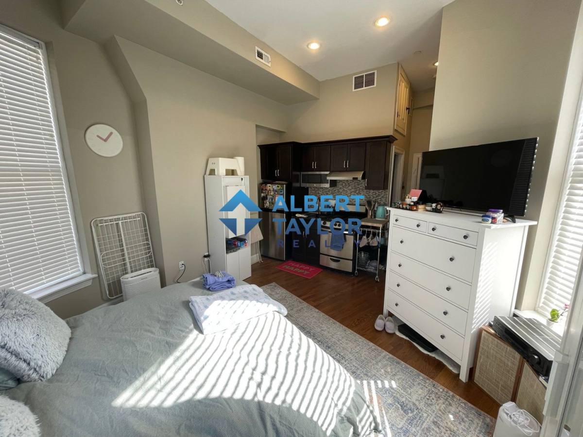 Apartment for rent at 497 Commonwealth Ave #1, Boston, MA 02215