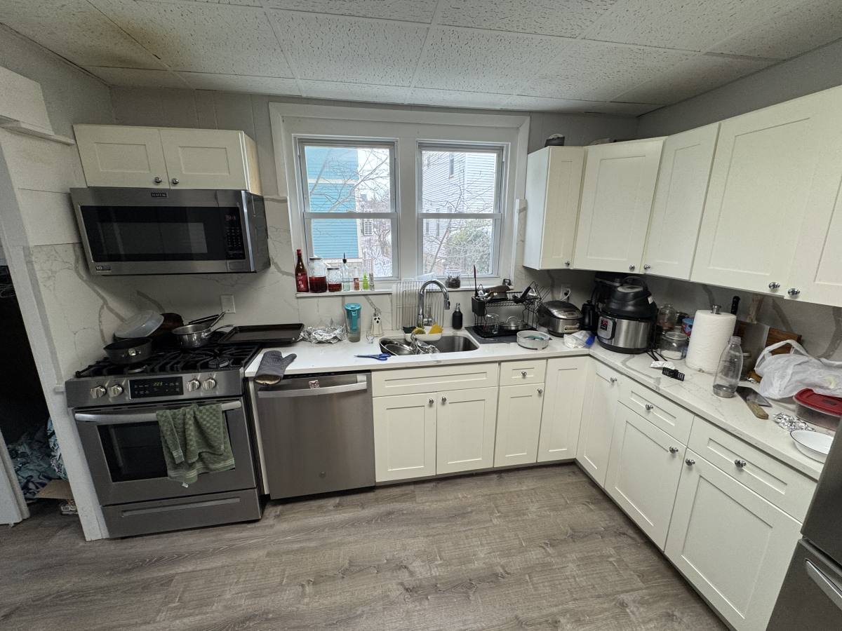 House for rent at 11 Burnham St #1, Somerville, MA 02144