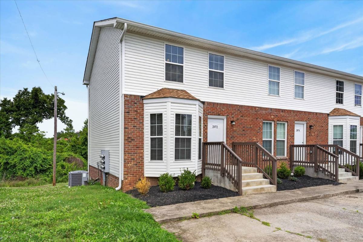 Townhouse for rent at 2072 Tynewood Dr, Clarksville, TN 37042