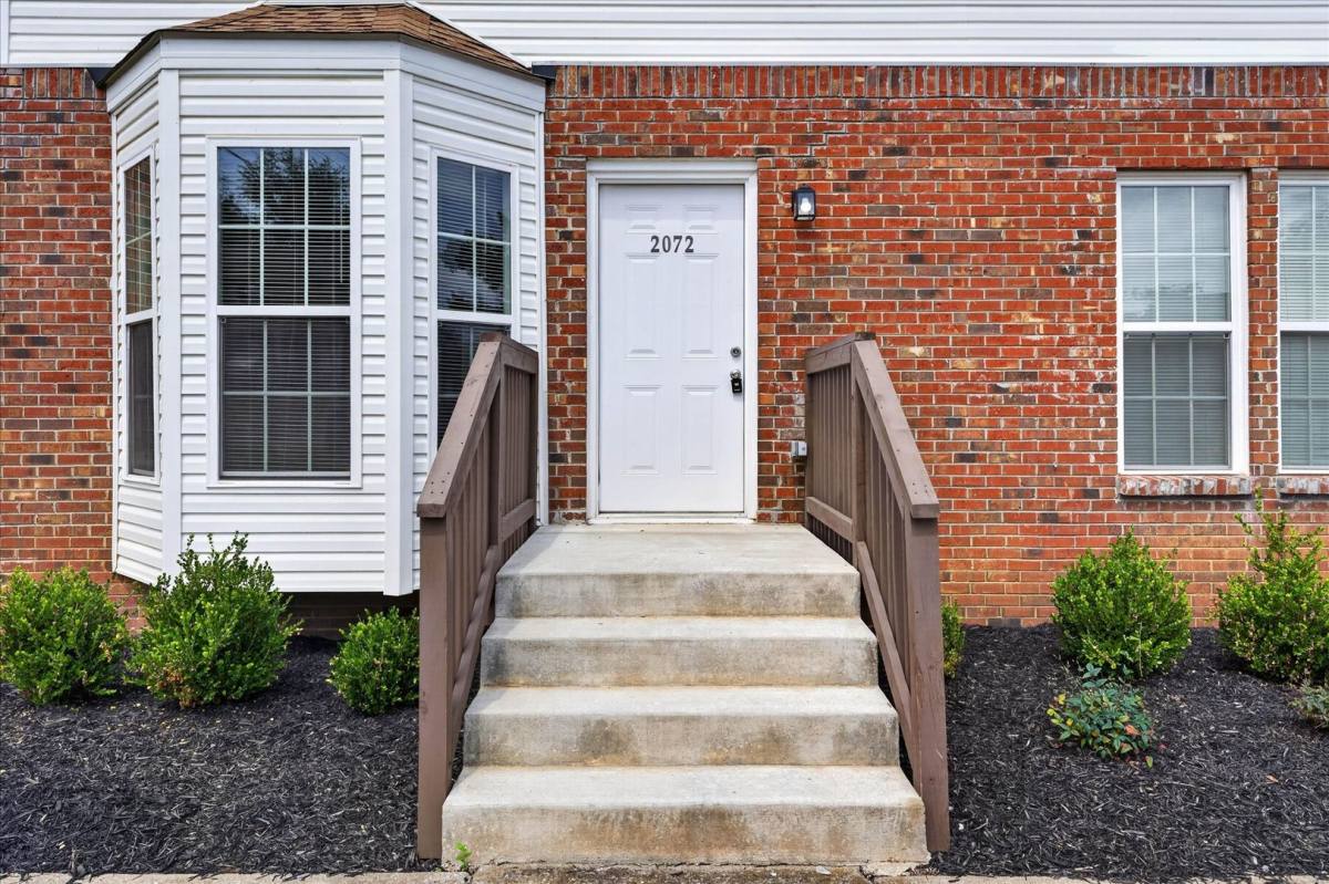 Townhouse for rent at 2072 Tynewood Dr, Clarksville, TN 37042