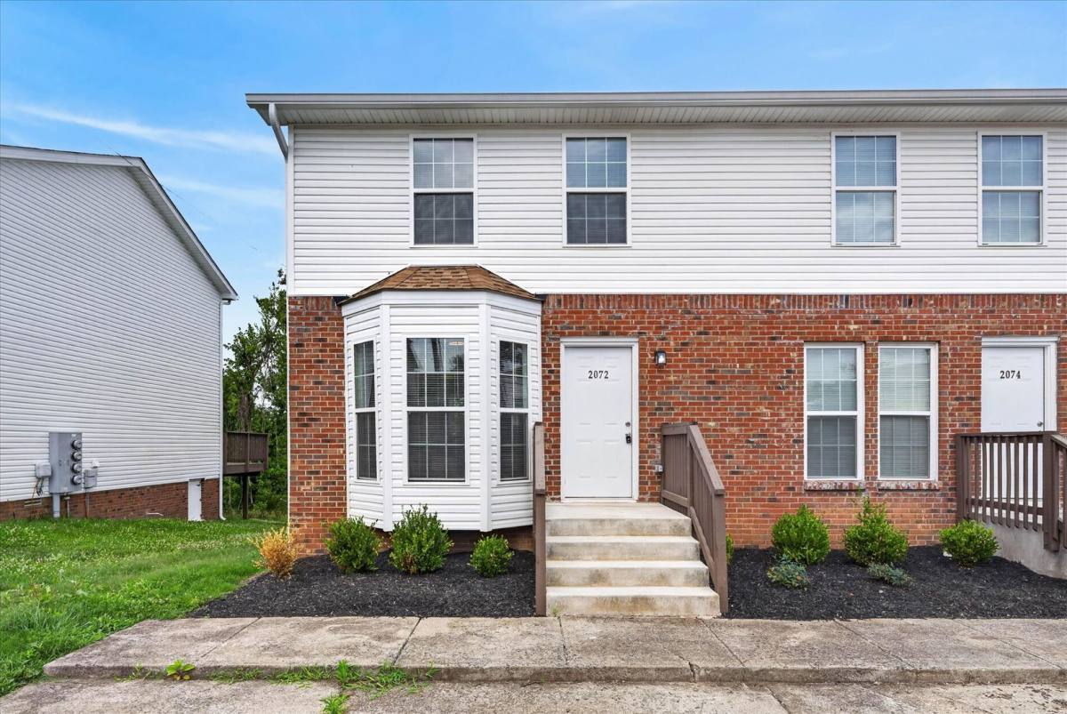 Townhouse for rent at 2072 Tynewood Dr, Clarksville, TN 37042