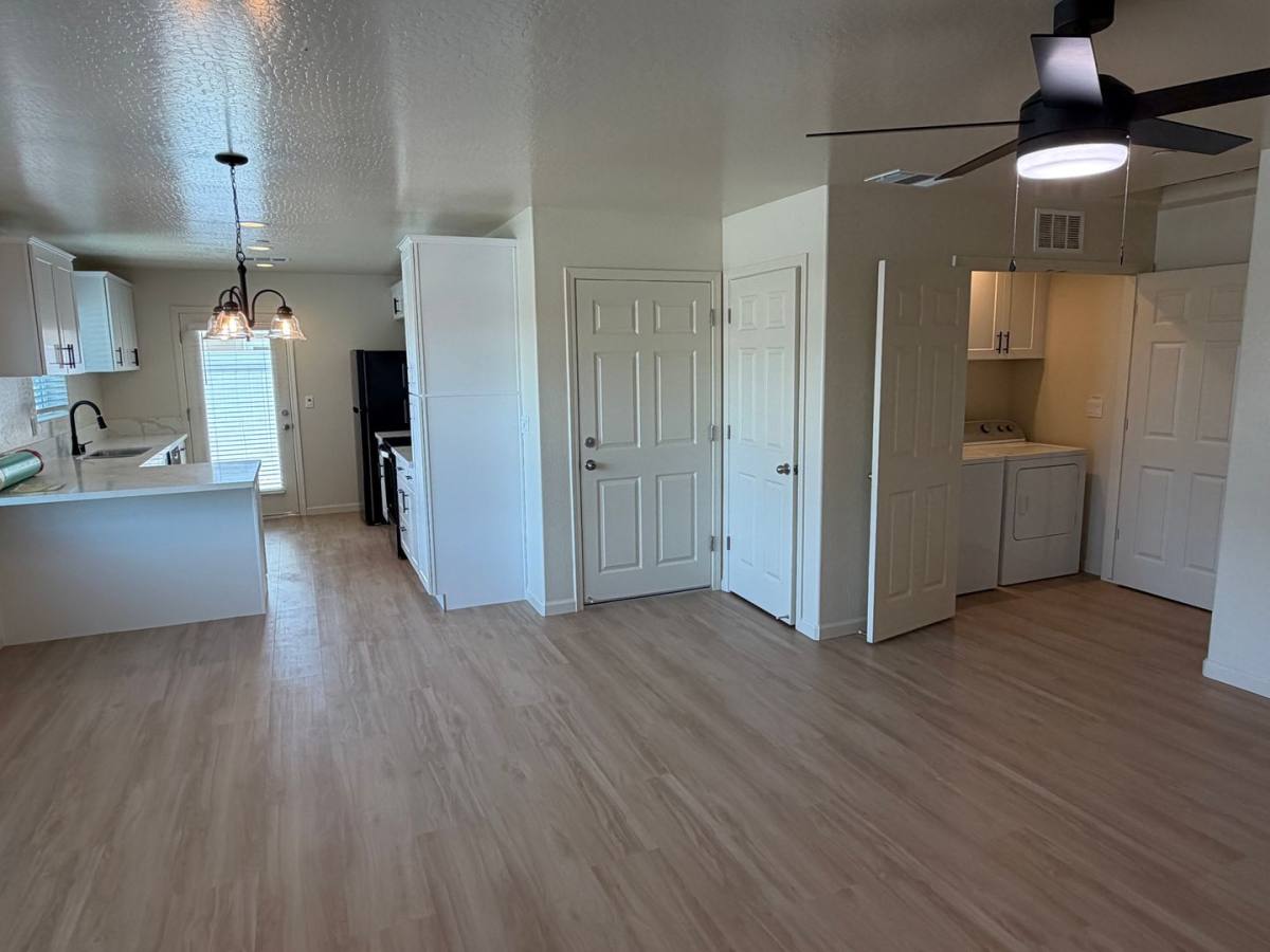 Apartment for rent at 1096 Glass Ave, Tulare, CA 93274