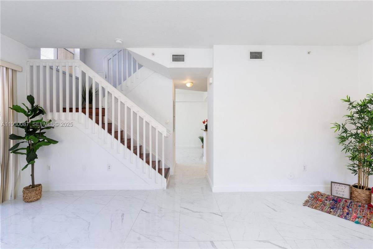 Townhouse for rent at 1009 SW 144th Ave, Hollywood, FL 33027