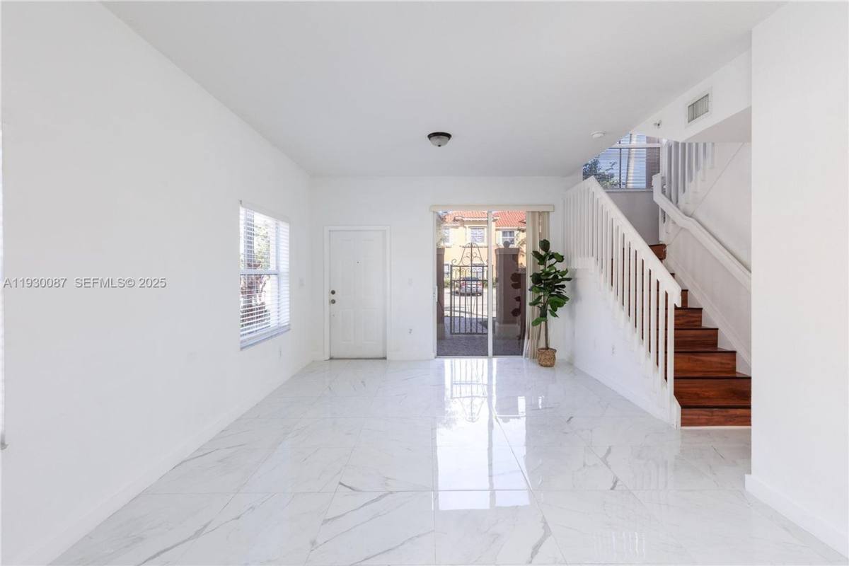 Townhouse for rent at 1009 SW 144th Ave, Hollywood, FL 33027