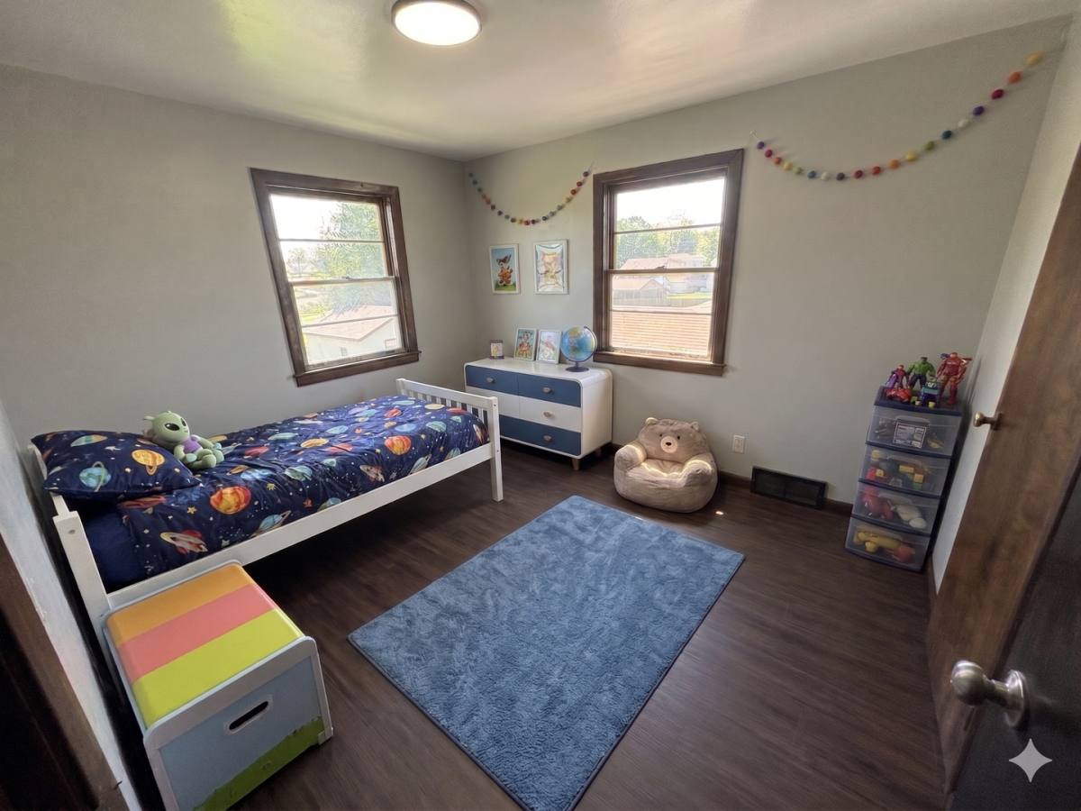 Apartment for rent at 725 - 727 W, Waterloo, IA 50702