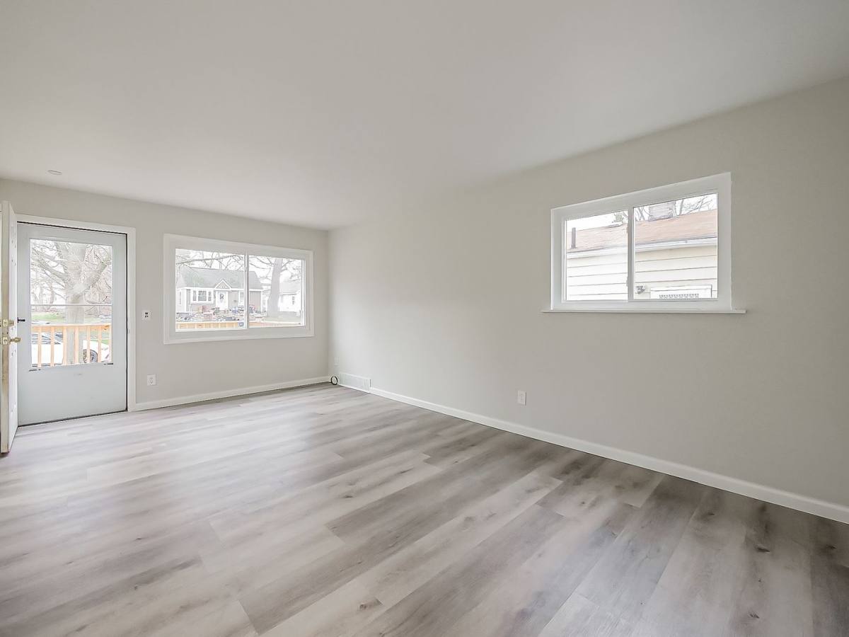 House for rent at 536 Emerson Ave, Pontiac, MI 48342