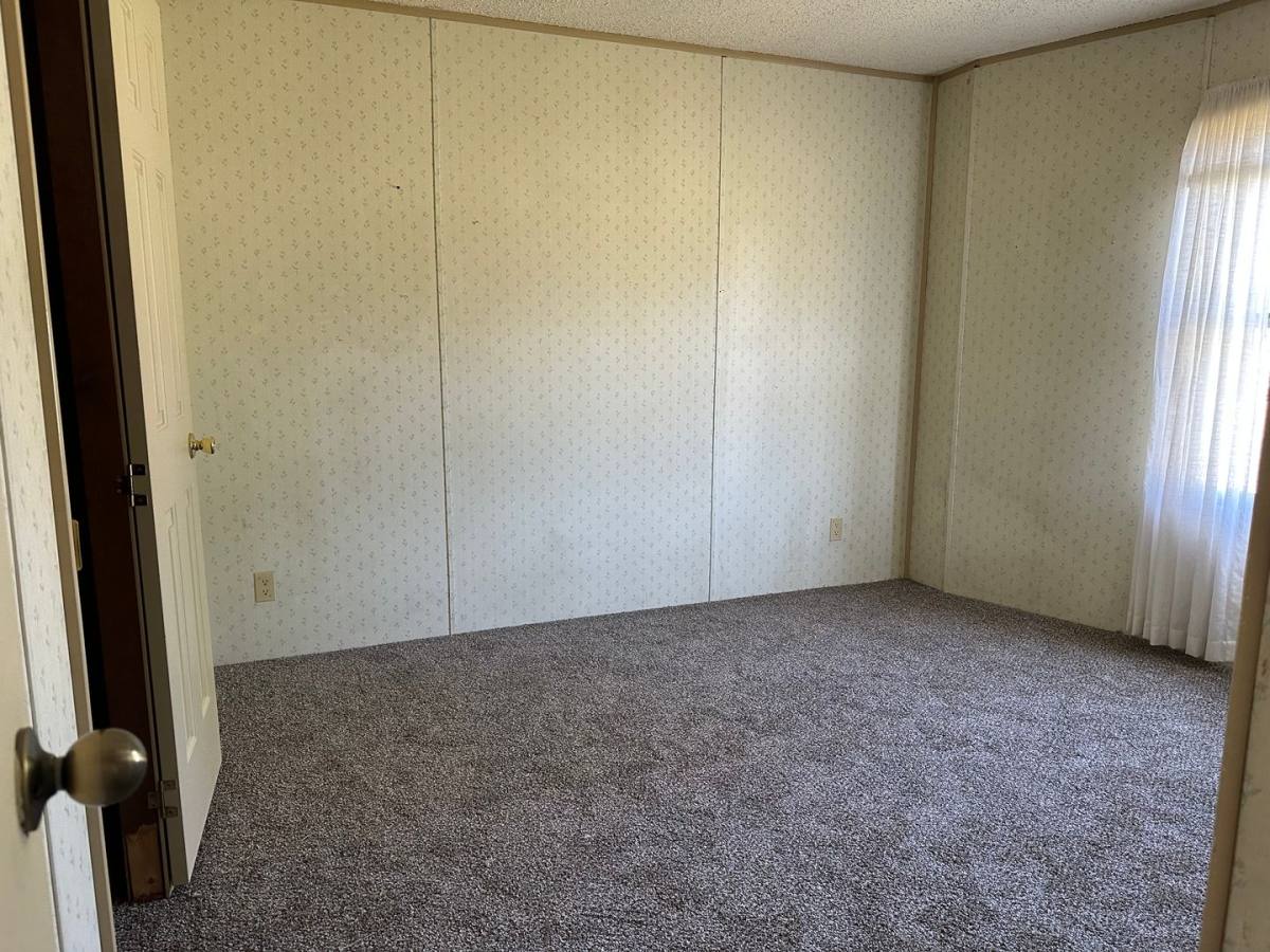 House for rent at 1112 S Broadway, La Harpe, KS 66751