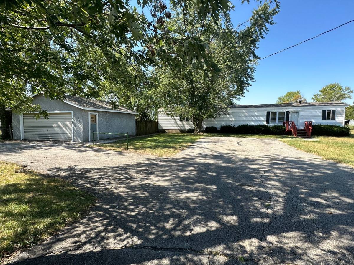 House for rent at 1112 S Broadway, La Harpe, KS 66751
